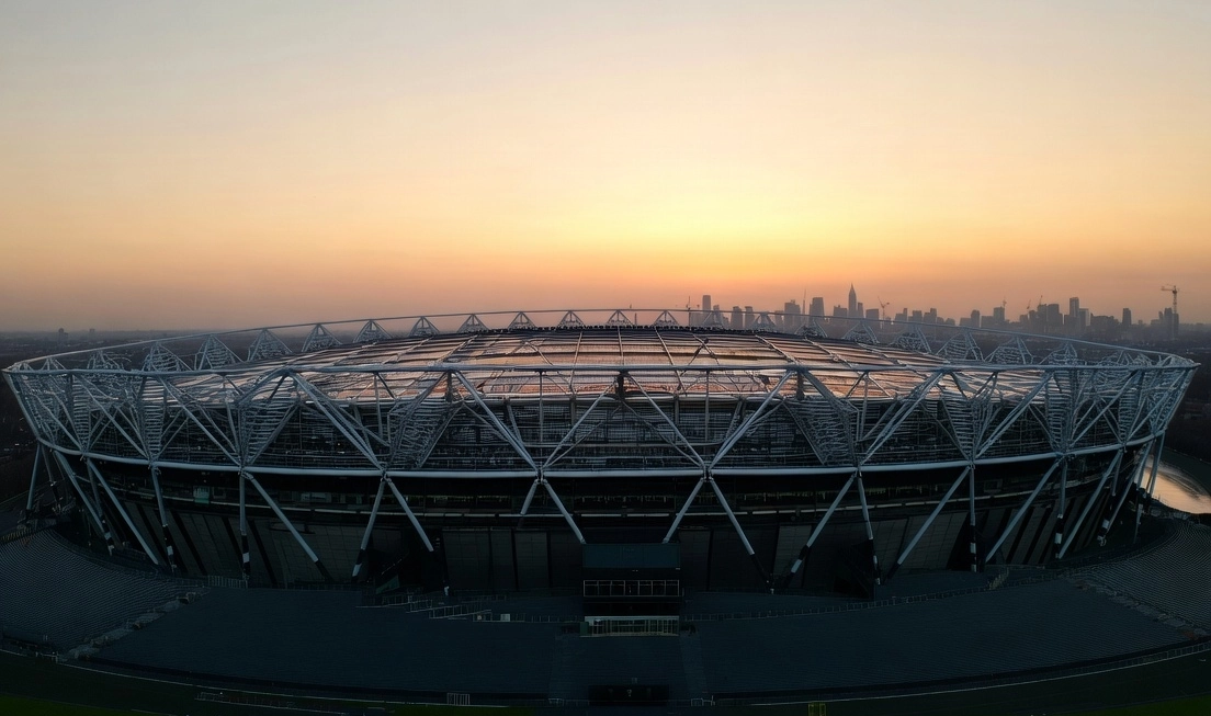 How to Buy West Ham United Away Tickets background image